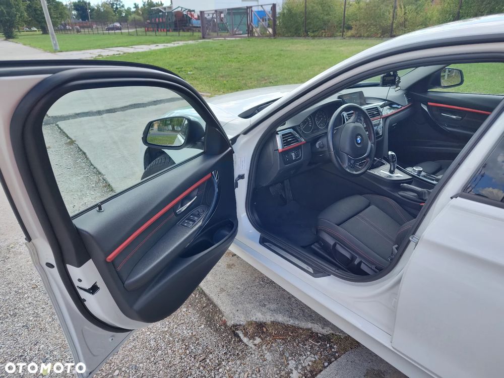 BMW Seria 3 318i GPF Luxury Line Purity - 13