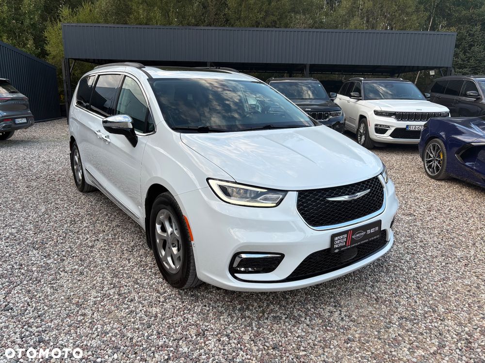 Chrysler Pacifica - 1