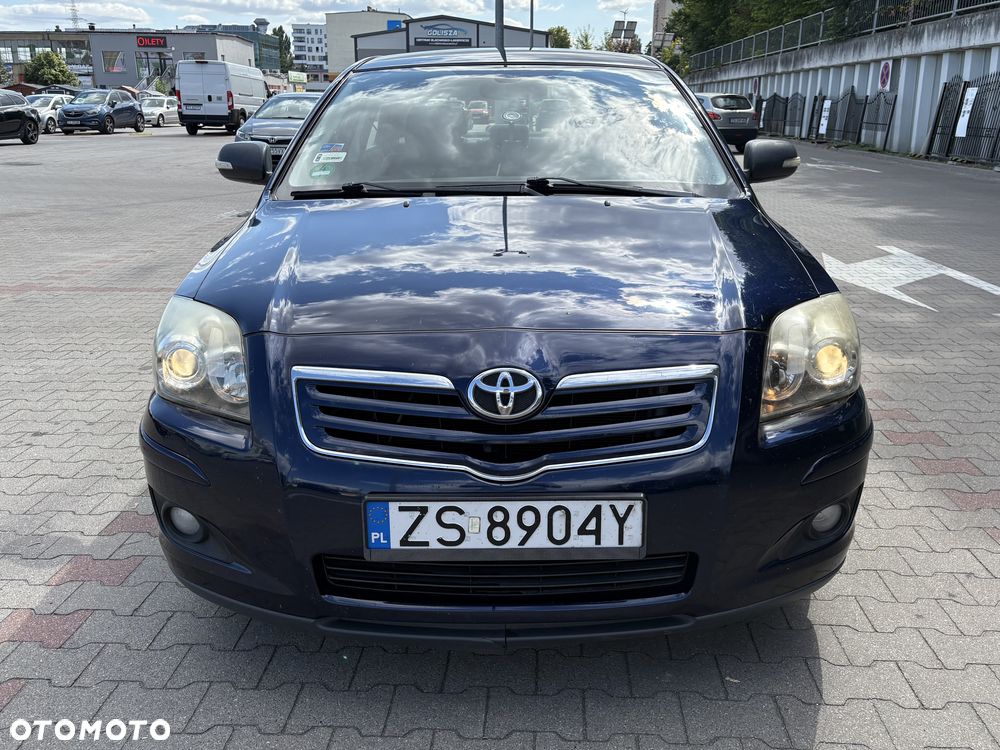 Toyota Avensis 1.8 VVT-i Sol - 2