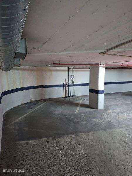 Lugar Garagem Almirante Reis - Grande imagem: 2/3