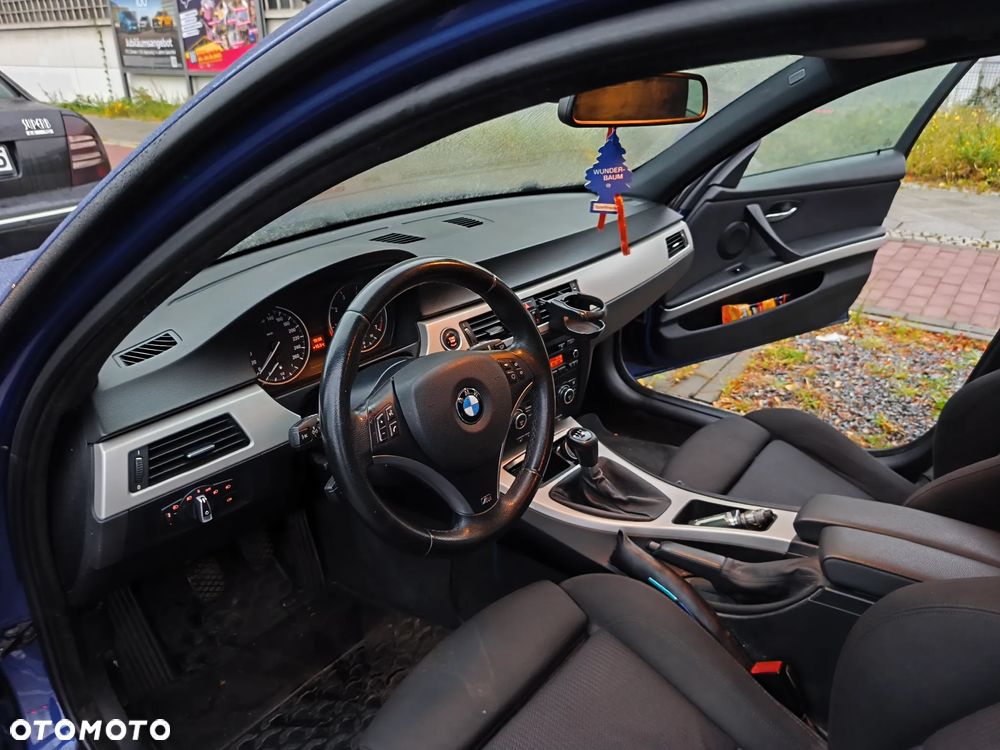BMW Seria 3 318i - 5
