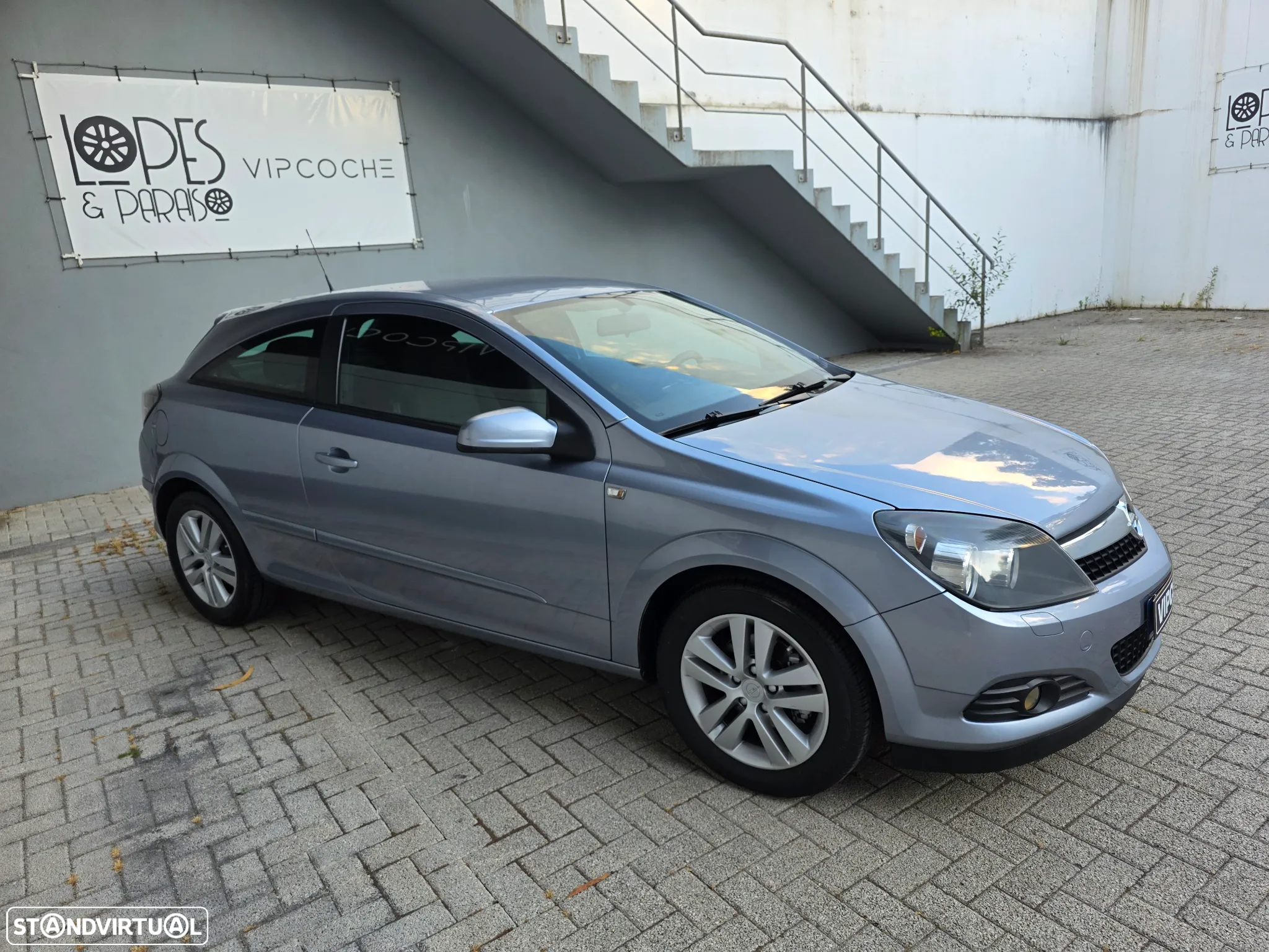 Opel Astra GTC 1.3 CDTi - 12