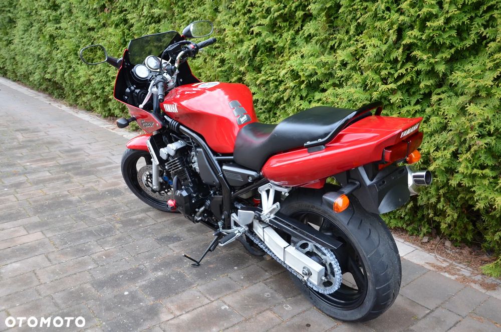 Yamaha FZS - 8