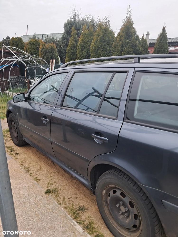 Skoda Octavia 1.6 Tour - 1