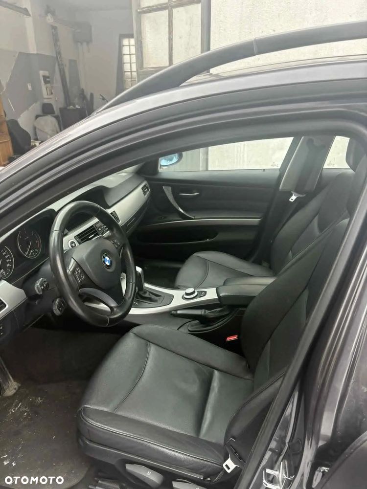 BMW Seria 3 320d DPF - 12