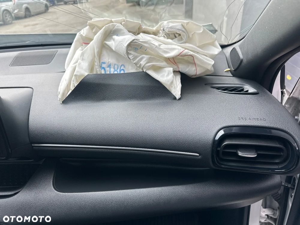 Toyota Yaris 1.5 Style - 24