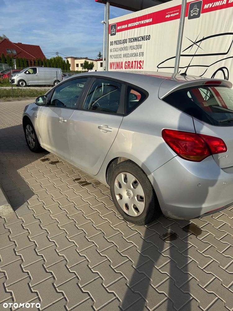 Opel Astra - 4