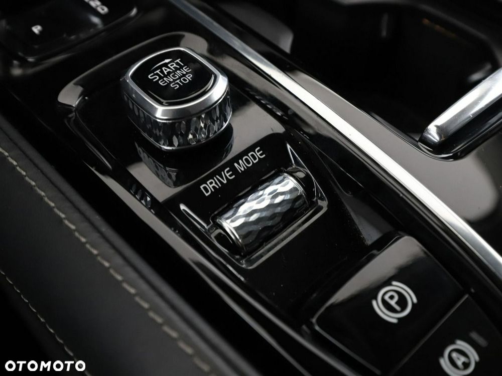Volvo V90 T8 AWD Plug-In Hybrid Inscription - 32