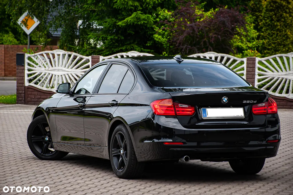 BMW Seria 3 320d Sport Line - 13