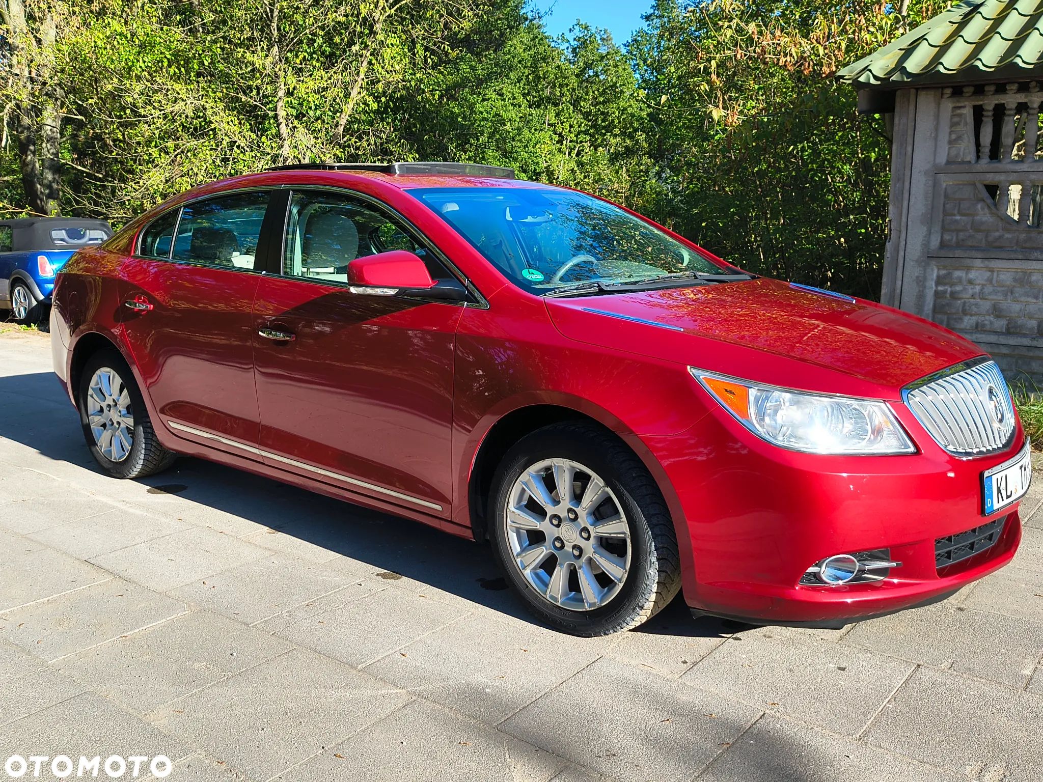 Buick Lacrosse - 1