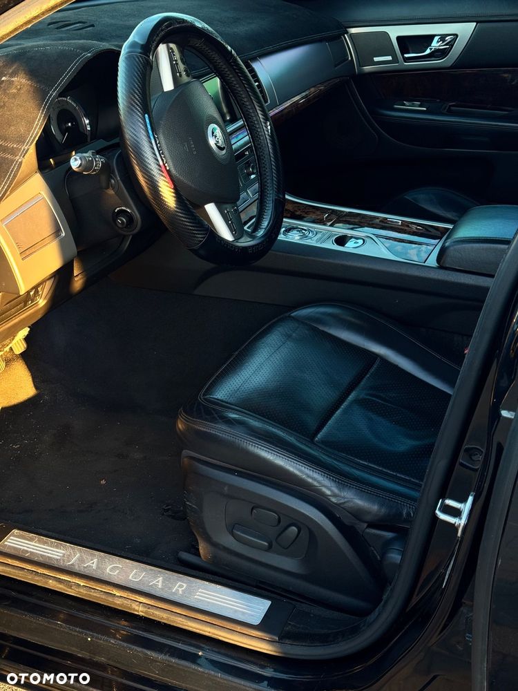 Jaguar XF 3.0 V6 Premium Luxury - 28