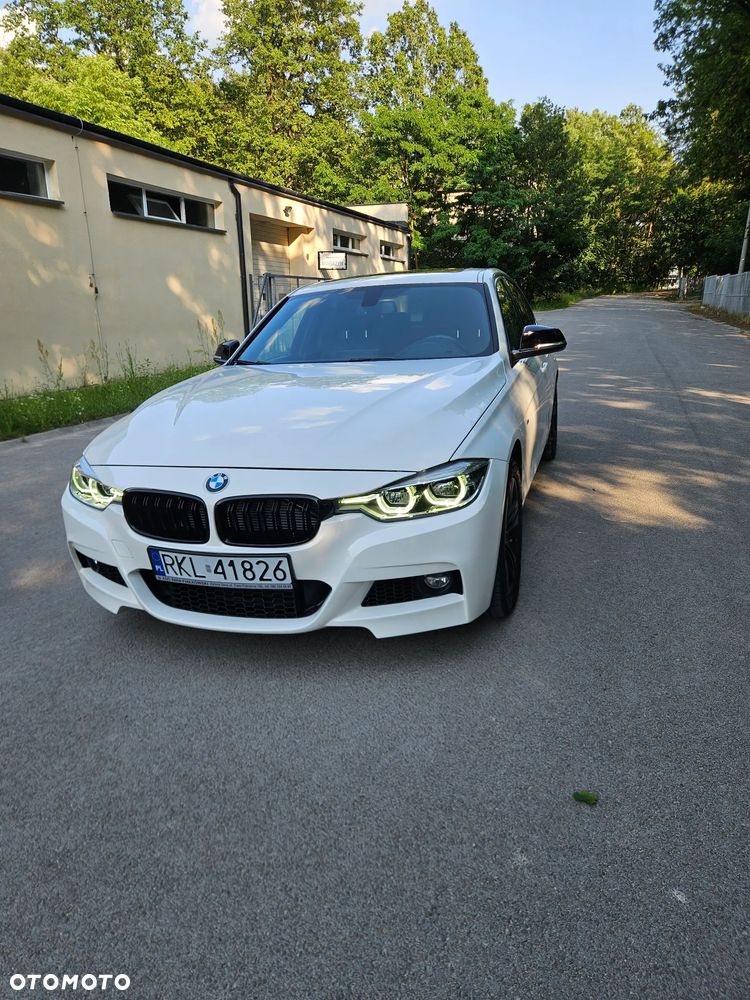 BMW Seria 3 330i xDrive - 1
