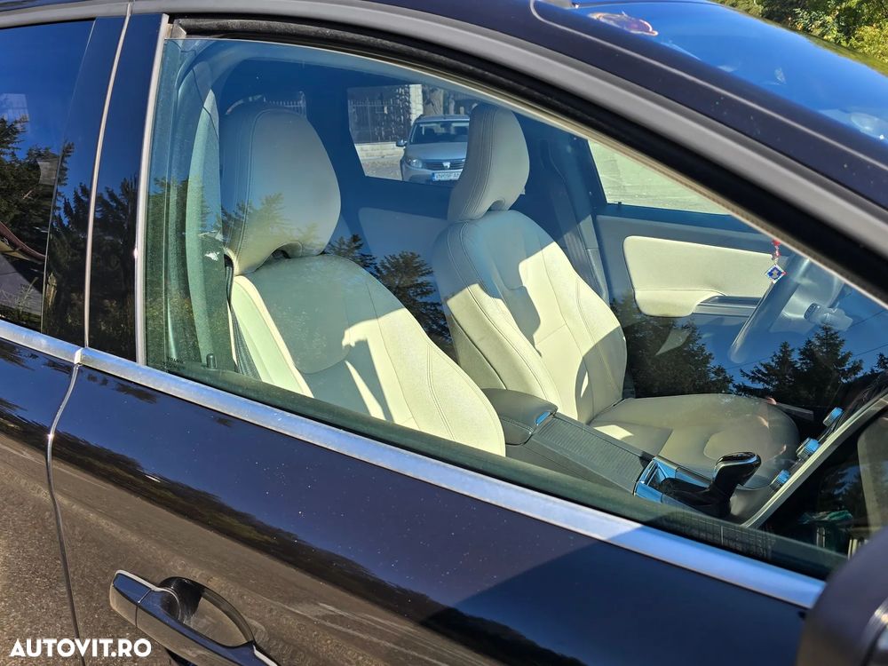 Volvo XC 60 D4AWD Kinetic - 4