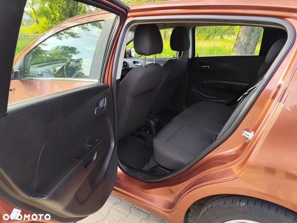 Chevrolet Aveo 1.6 LTZ - 19