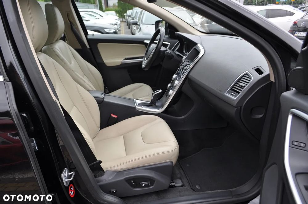 Volvo XC 60 D4 AWD Summum - 28