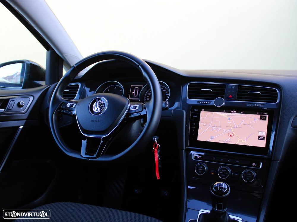 VW Golf Variant 2.0 TDi Confortline - 19