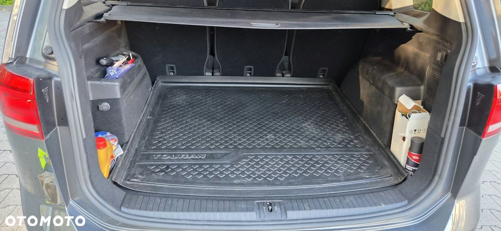 Volkswagen Touran - 14
