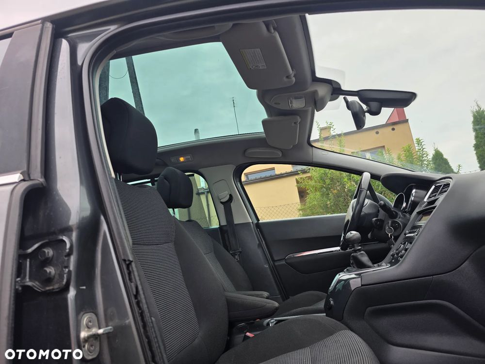 Peugeot 5008 - 14
