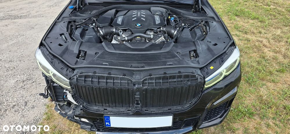 BMW Seria 7 750i xDrive sport - 14
