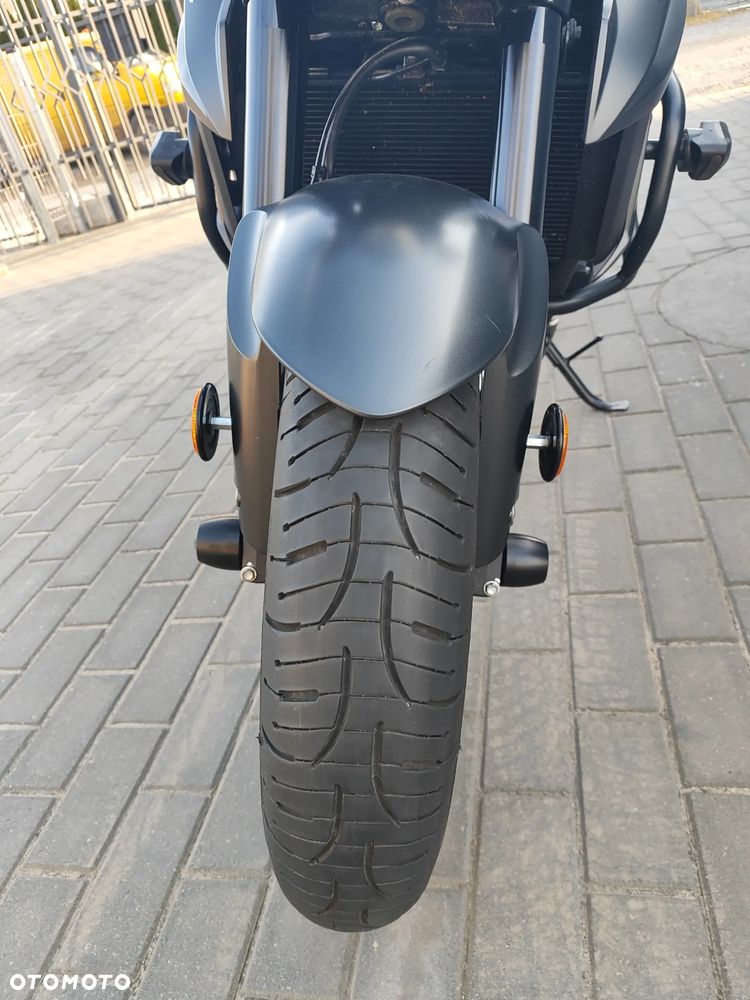 Suzuki GSX - 22