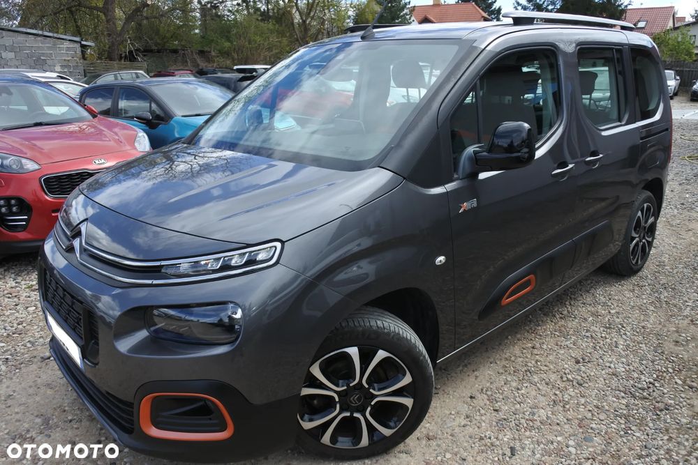 Citroën Berlingo XL PureTech 110 SHINE - 1