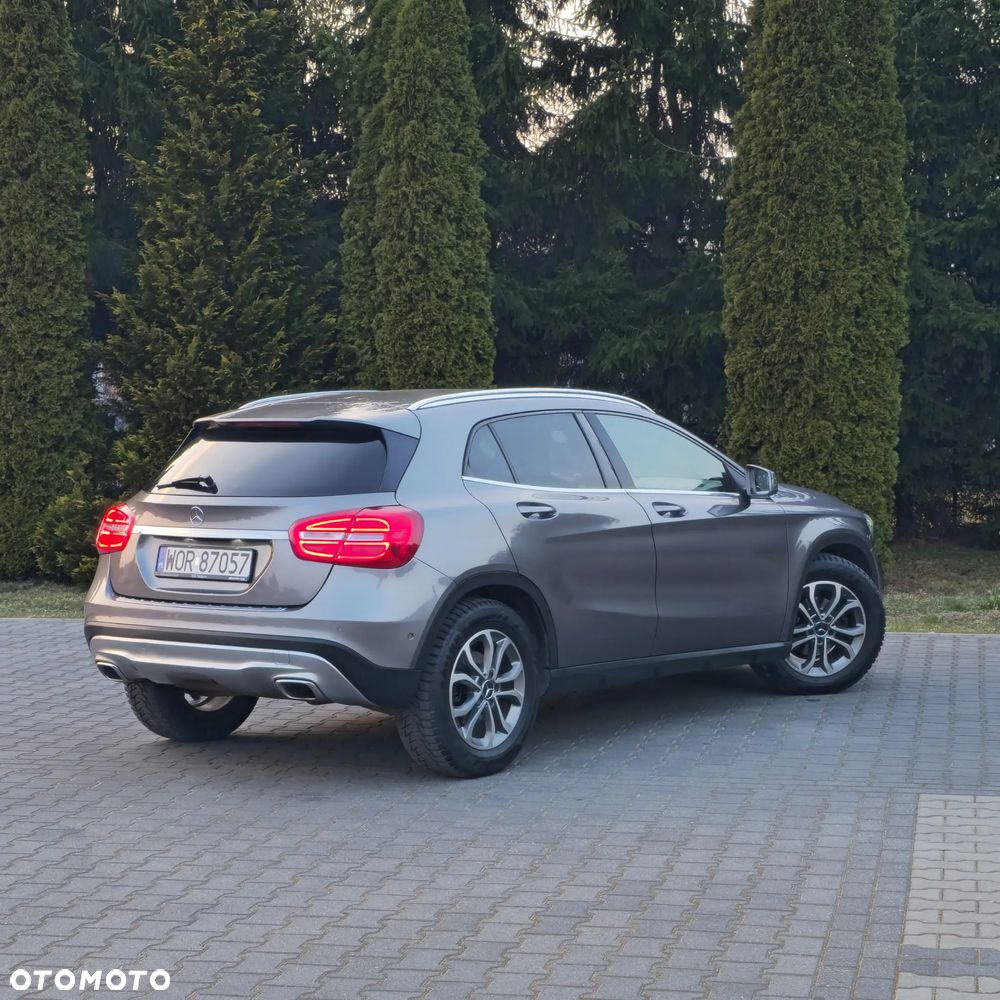 Mercedes-Benz GLA 220 d 4Matic 7G-DCT AMG Line - 17