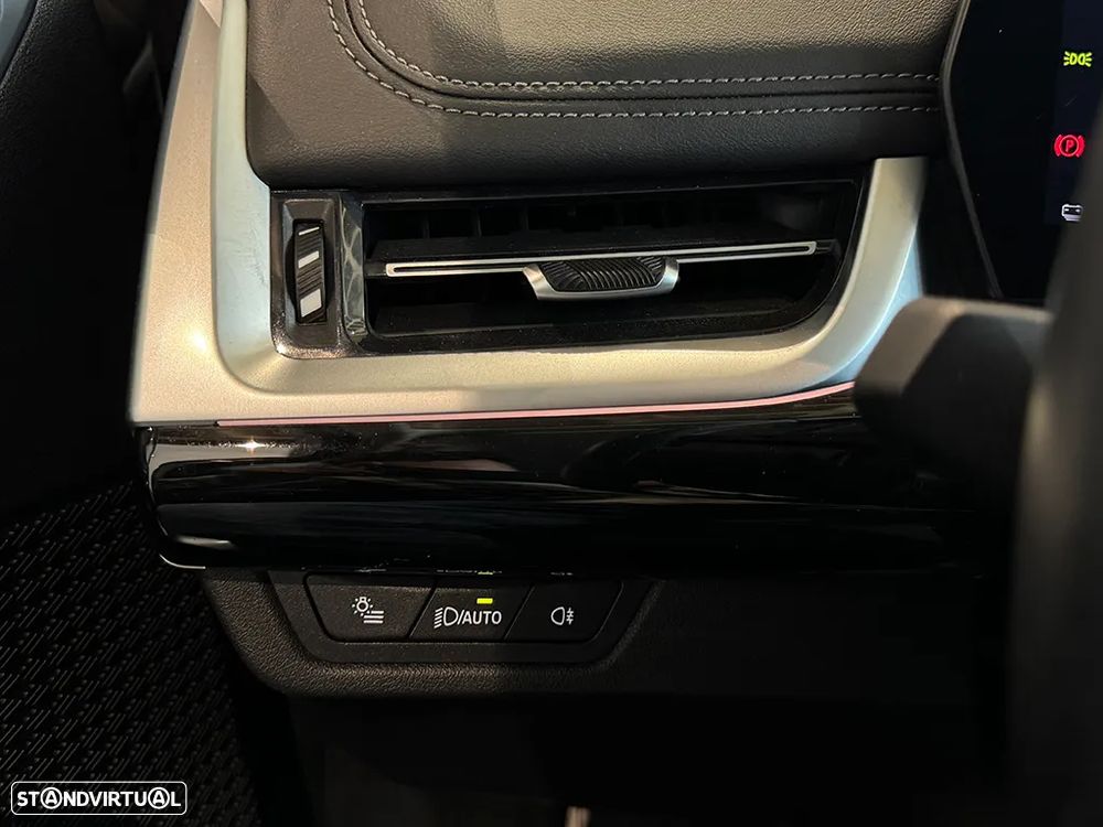 BMW iX1 eDrive20 xLine - 14