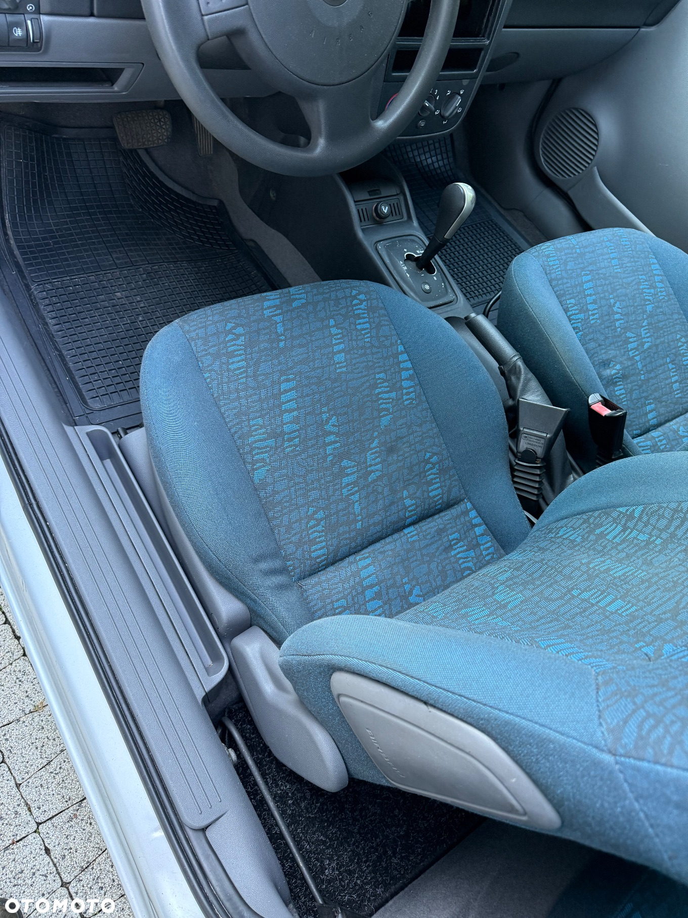 Opel Corsa 1.2 16V Comfort Easytronic - 18
