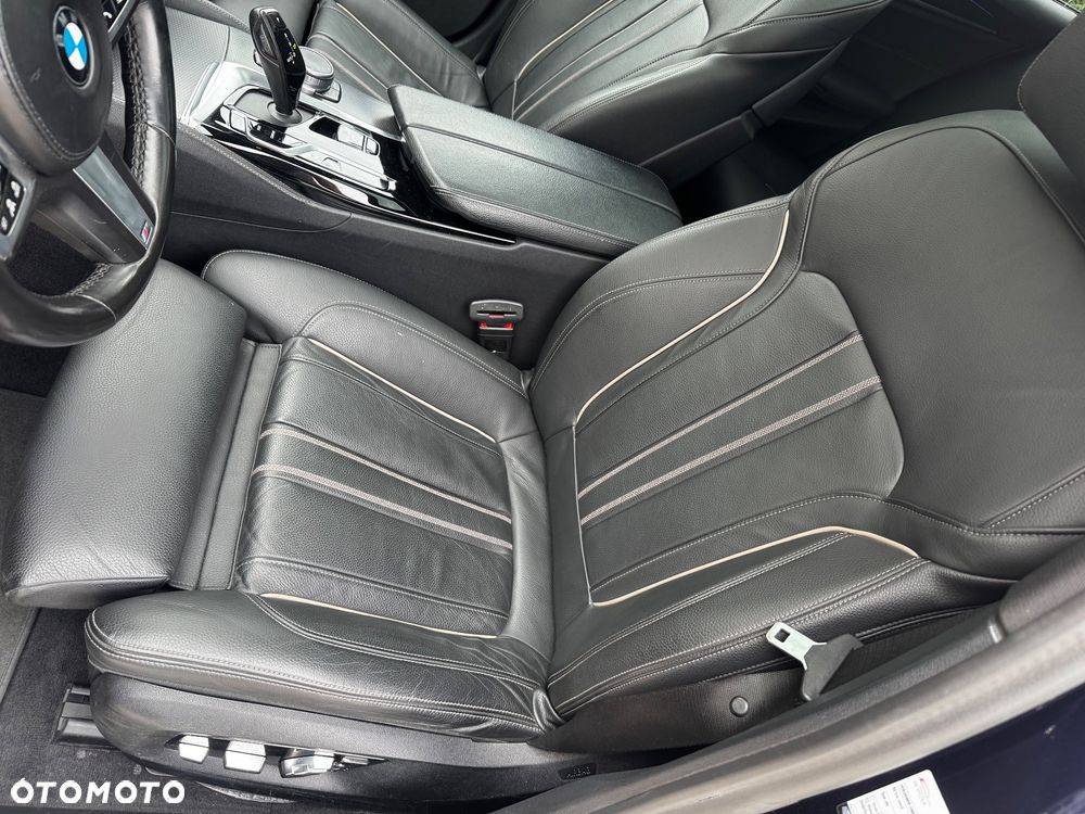 BMW Seria 5 540d xDrive mHEV M Sport sport - 12