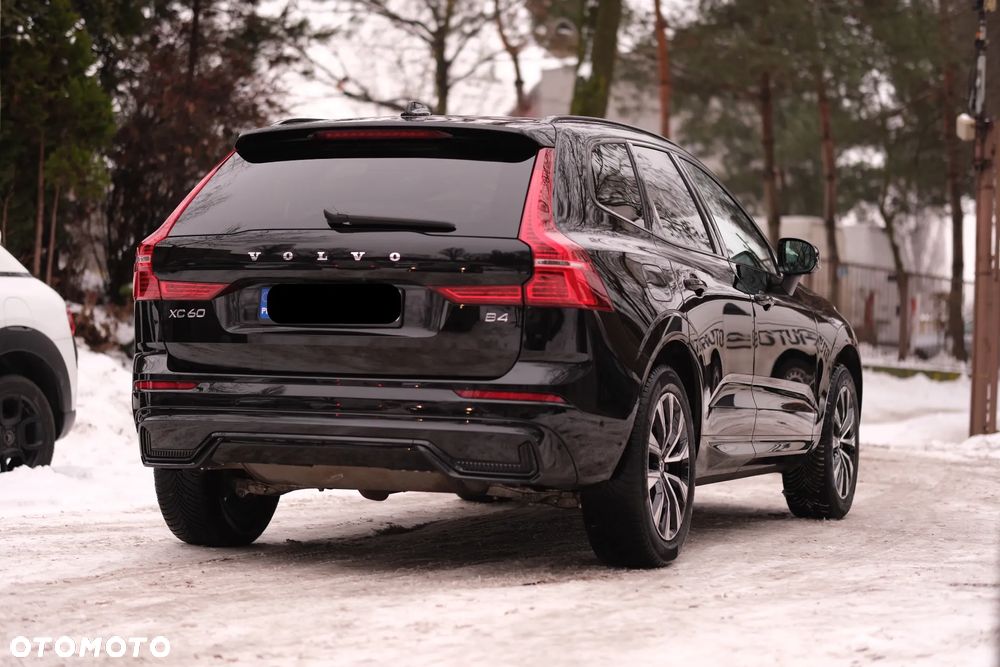 Volvo XC 60 B4 B Plus Dark - 6