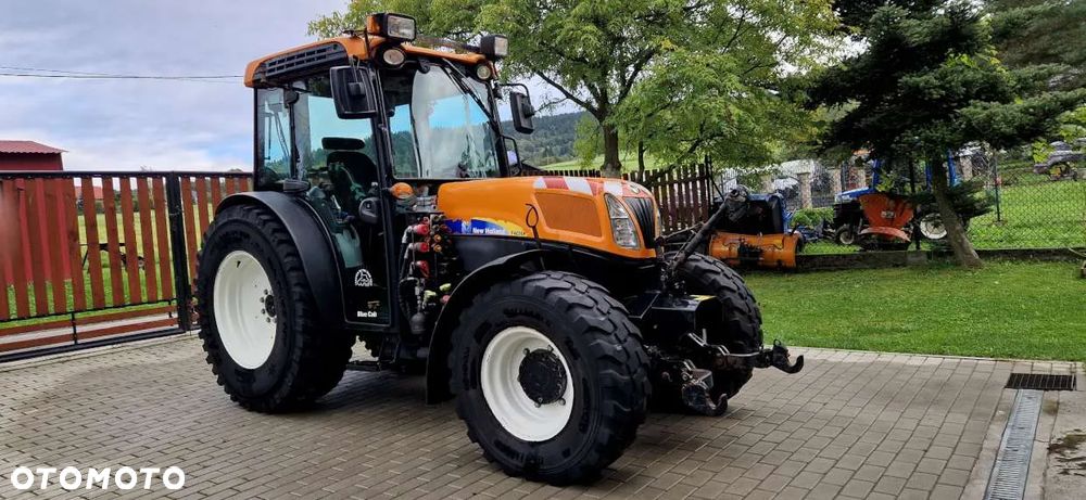 New Holland T4030F - 3