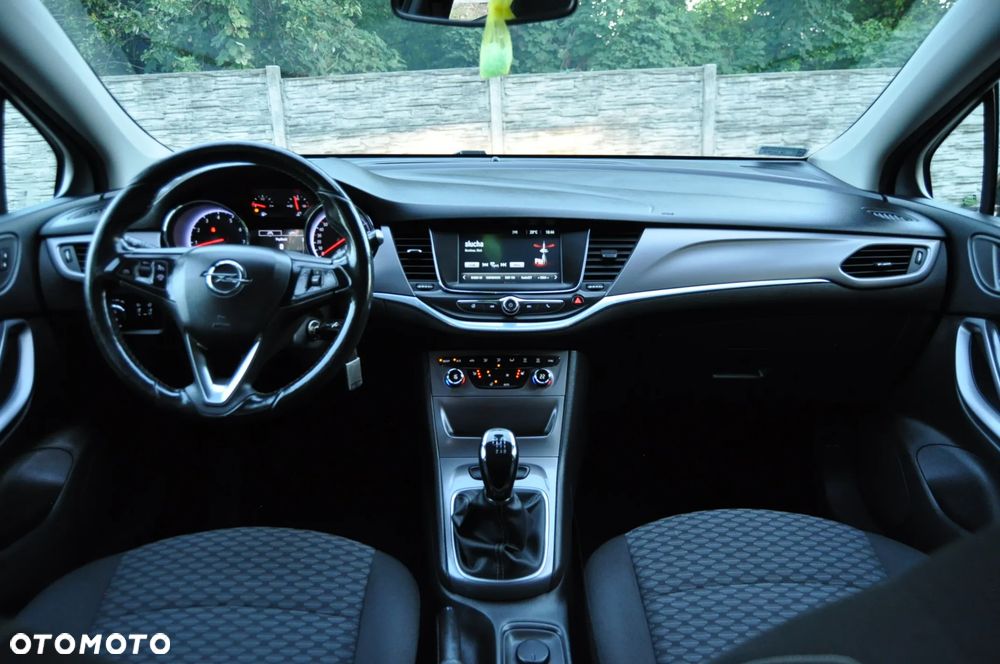 Opel Astra 1.4 T Dynamic S&S - 12