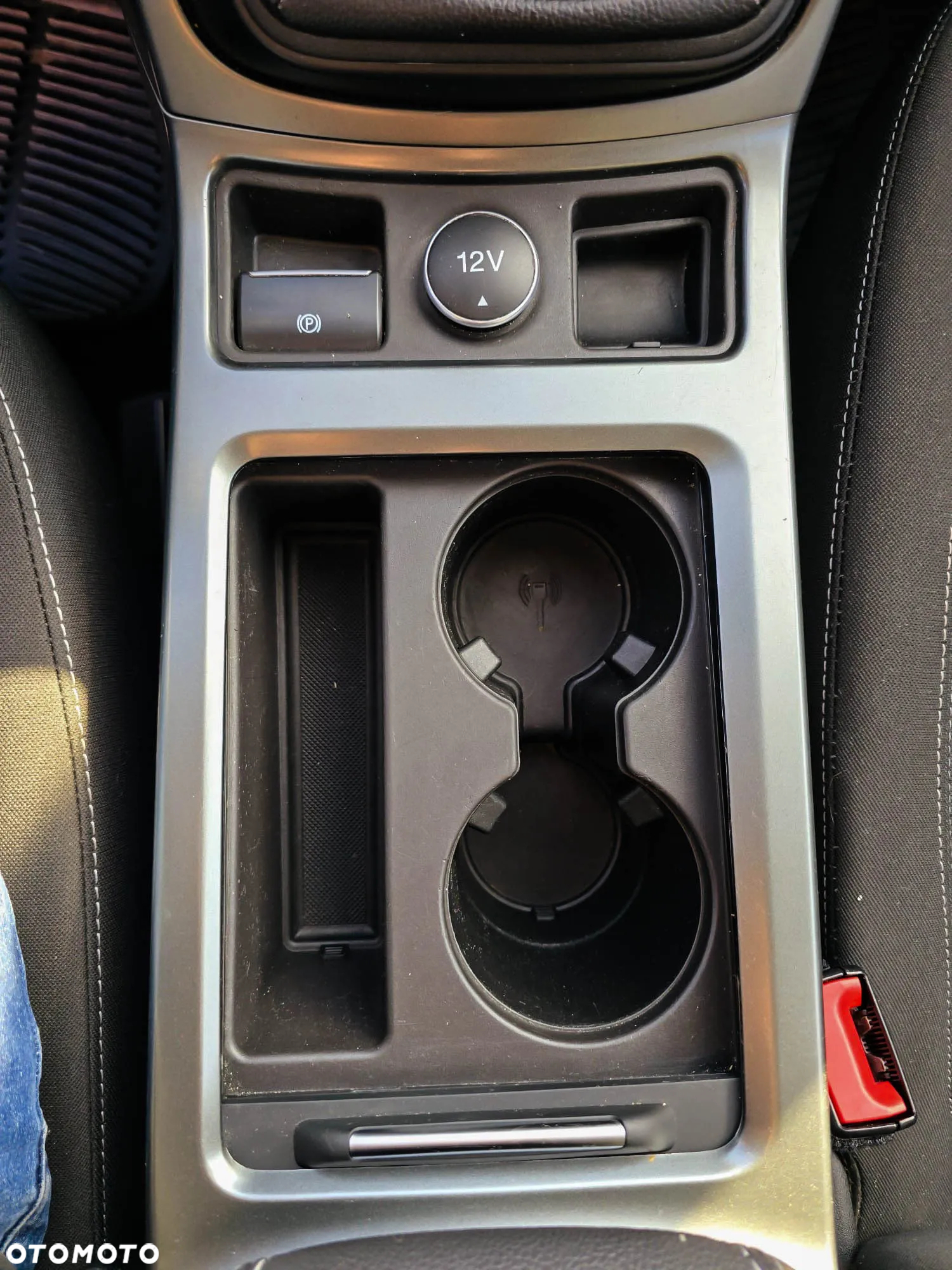 Ford Kuga - 32
