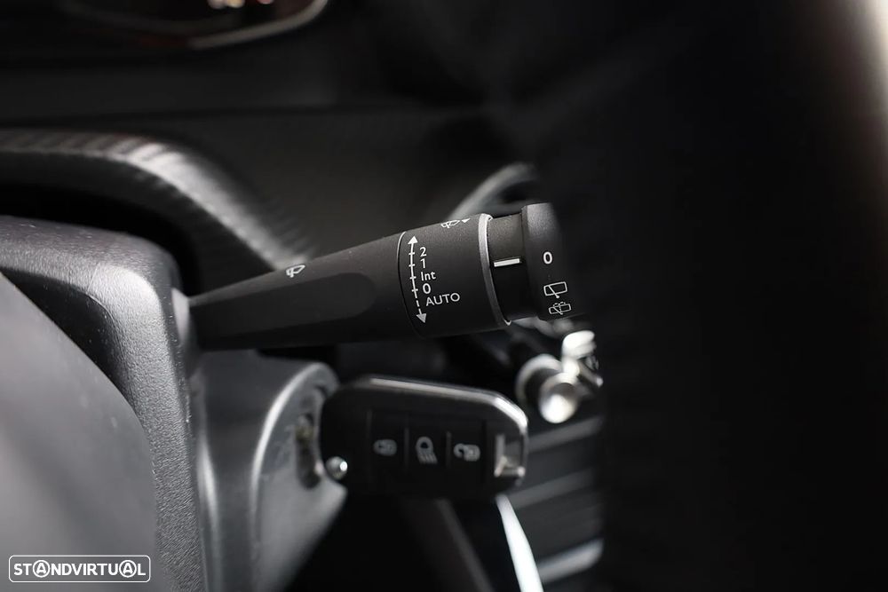 Peugeot 2008 1.2 PureTech Active - 37