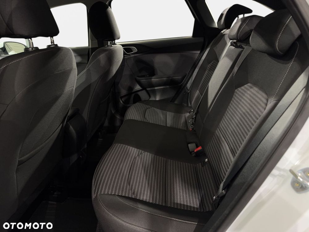 Kia Ceed - 14