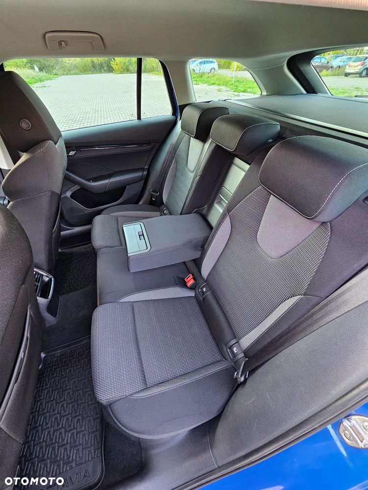 Skoda Octavia 2.0 TDI Ambition DSG - 33