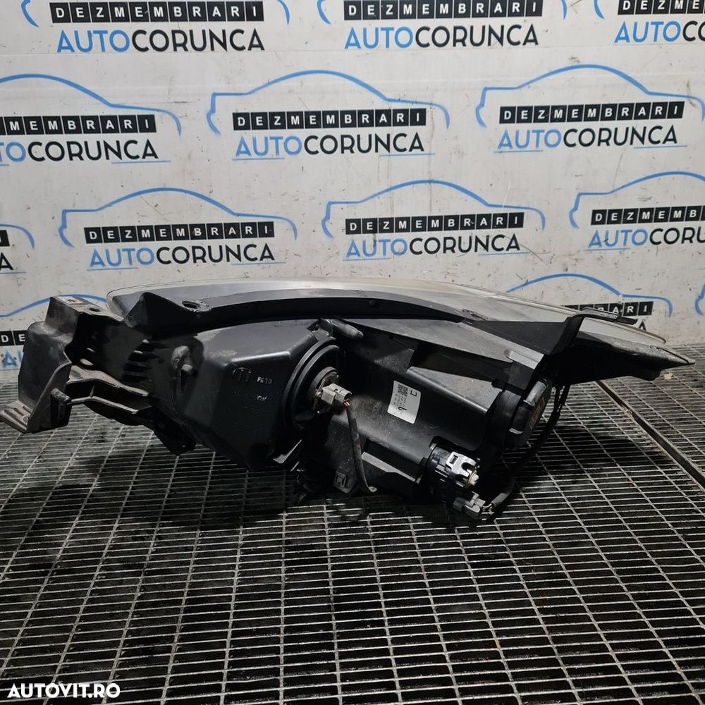 Far Dreapta Mazda CX - 5 2012 - 2015 SUV 4 Usi (1319) Xenon - 2