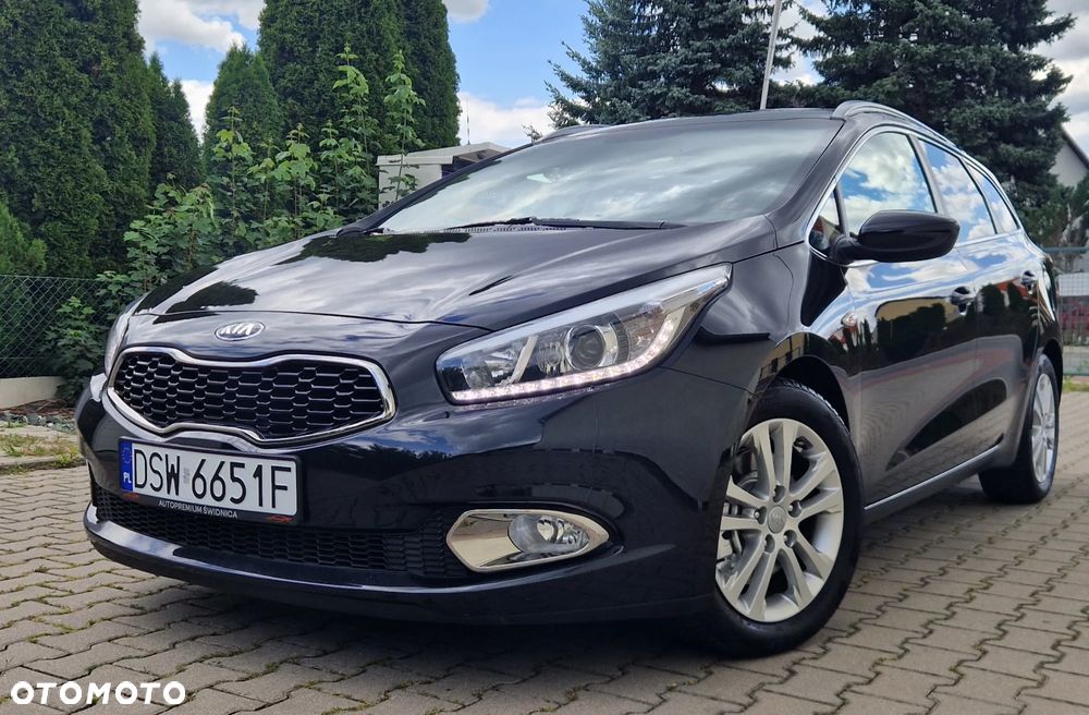 Kia Ceed 1.6 GDI Dream Team Edition - 38