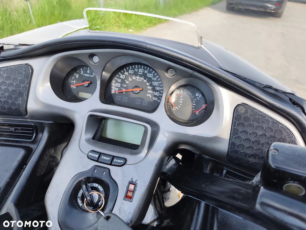Honda GL - 40