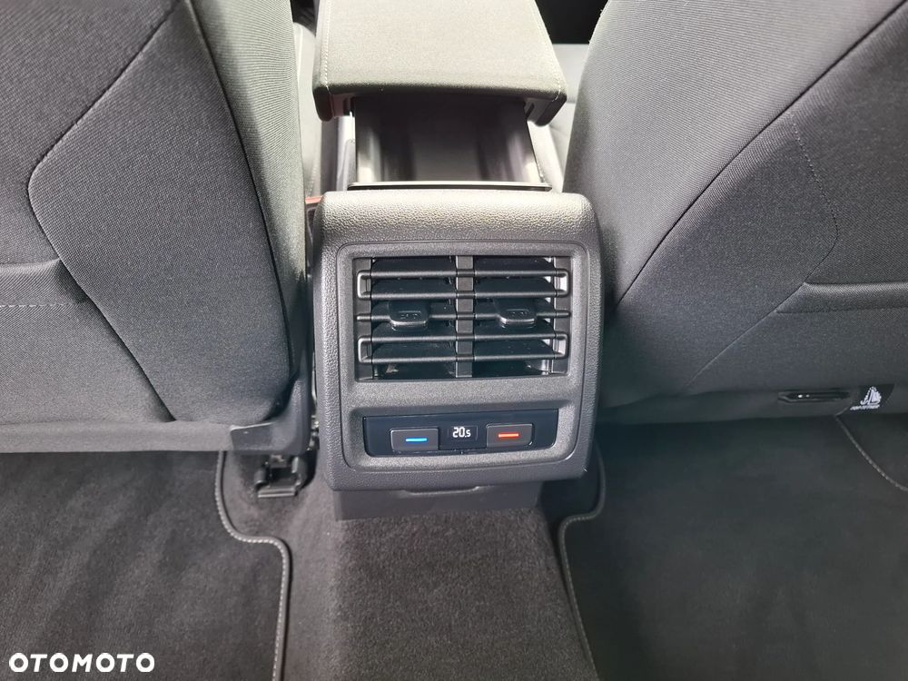 Volkswagen Golf 2.0 TDI SCR DSG Style - 12