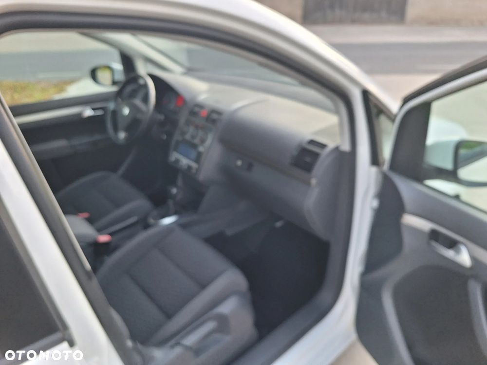 Volkswagen Touran 1.4 TSI Highline DSG - 13