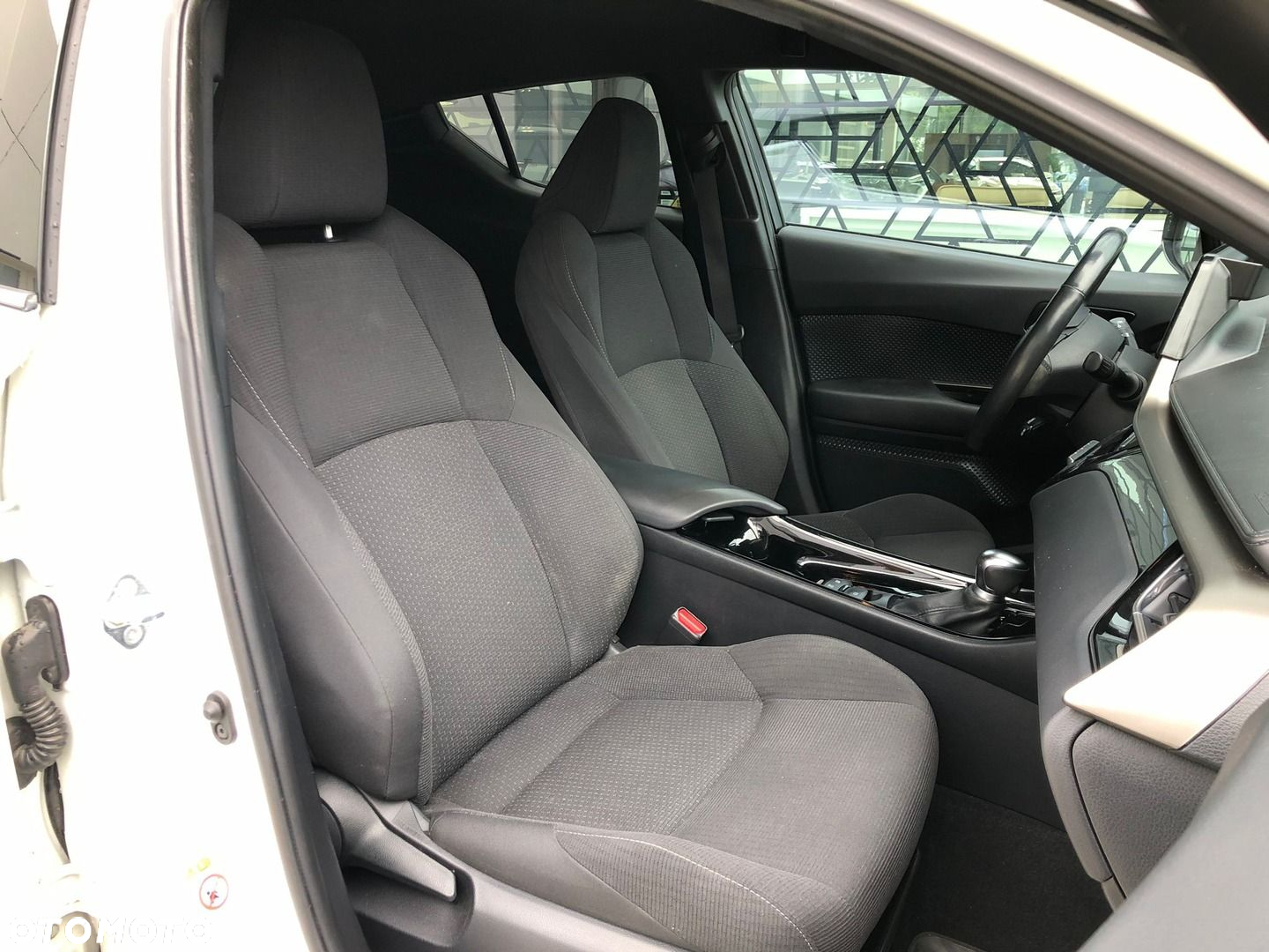Toyota C-HR 1.8 Hybrid Prestige - 6