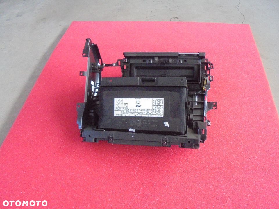 RANGE ROVER SPORT 2012R SCHOWEK KONSOLI - 3