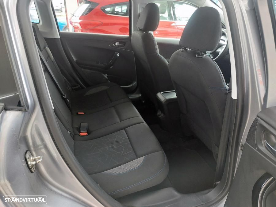 Peugeot 2008 - 36