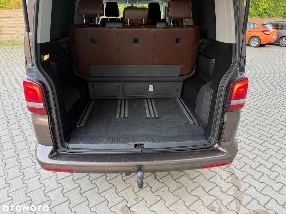 Volkswagen Multivan - 33