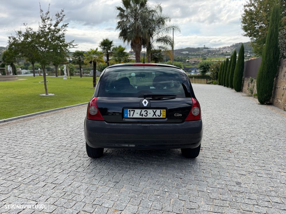 Renault Clio - 11