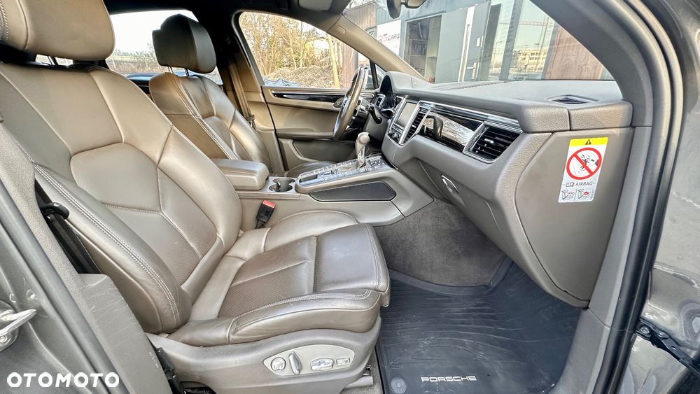 Porsche Macan - 25