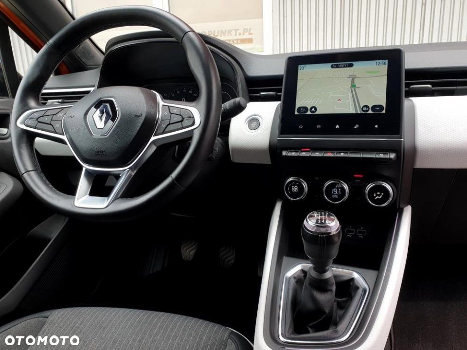 Renault Clio - 11