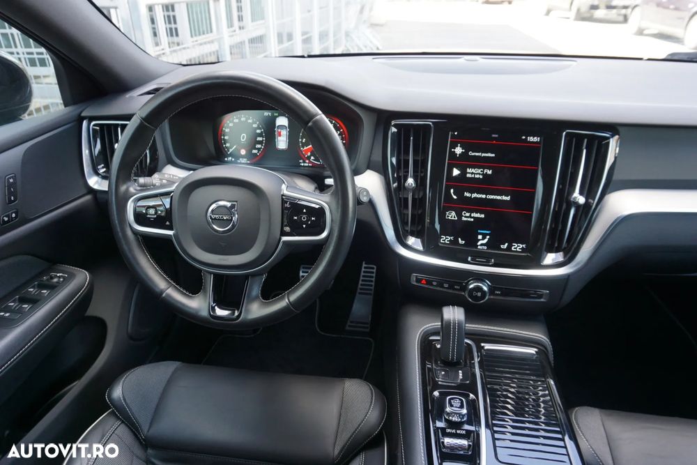 Volvo V60 T6 AWD Recharge Geartronic RDesign - 35