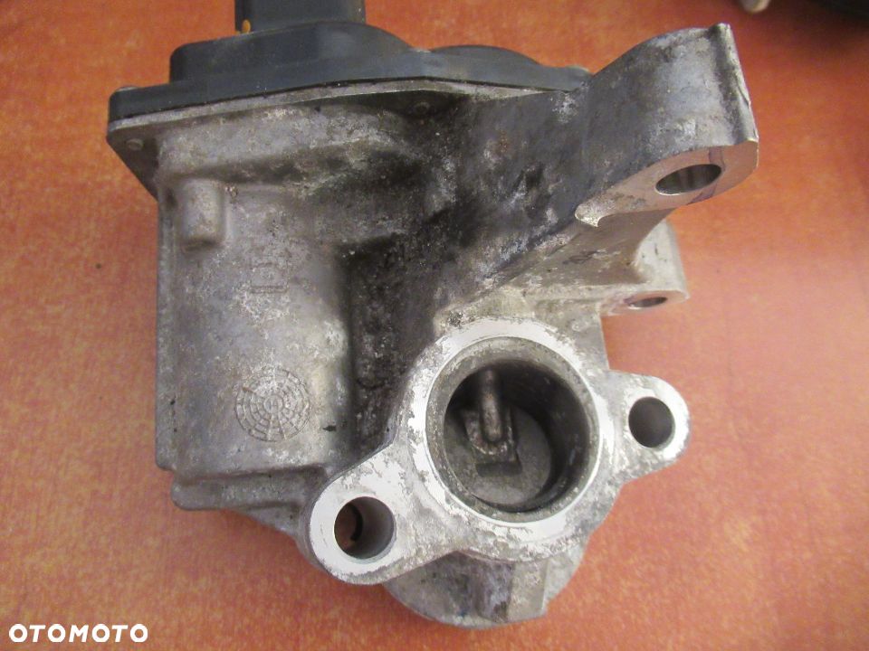 PRZEPUSTNICA H8201068965 NISSAN QASHQAI J10 1.6DCI - 2